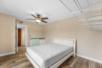 Welcome to Waterford Courtyards! This beautifully updated - photo 29
