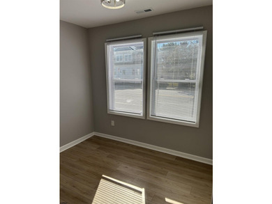 Welcome to 1405 N Ohio Ave in Venice Park neighborhood, a fully - photo 10