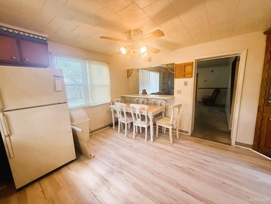 This 3-bedroom 2 bath home is just waiting for a new owner to - photo 5