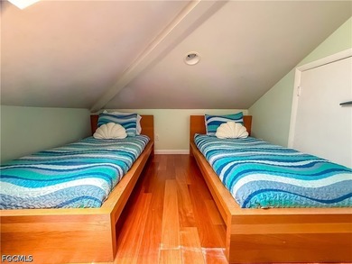 541 Gulf Lane - Steps to the Sand with Sweeping Water Views & - photo 41