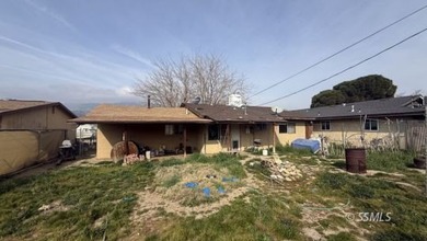 This charming 2 bed, 1 bath home sits on a quiet Lake Isabella - photo 5