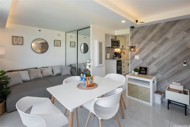 Turn key vacation rental. Nicely renovated, best location in the - photo 6