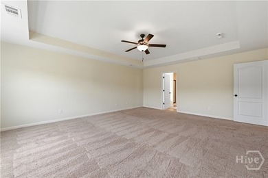 Offering space, thoughtful updates, and everyday convenience - photo 12