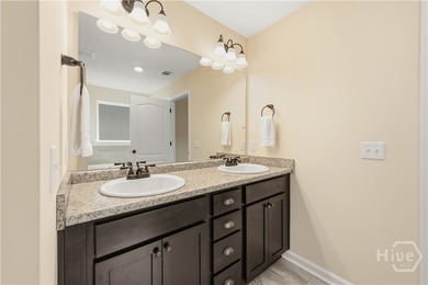 Offering space, thoughtful updates, and everyday convenience - photo 13
