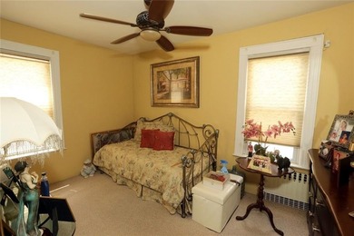 Semi Detached single family brick 3 bedroom home, 2 baths, large - photo 15