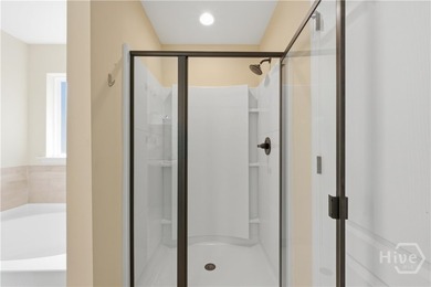 Offering space, thoughtful updates, and everyday convenience - photo 15