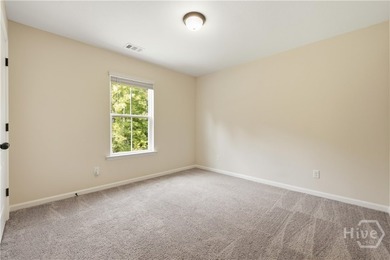 Offering space, thoughtful updates, and everyday convenience - photo 19