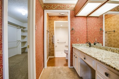 Beautiful 4-bedroom, 2.5-bath, two-story family home located on - photo 21