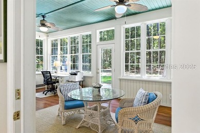 This furnished, well-maintained 3BR/2BA, 1,978 sq ft home offers - photo 22