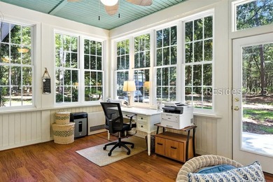 This furnished, well-maintained 3BR/2BA, 1,978 sq ft home offers - photo 23