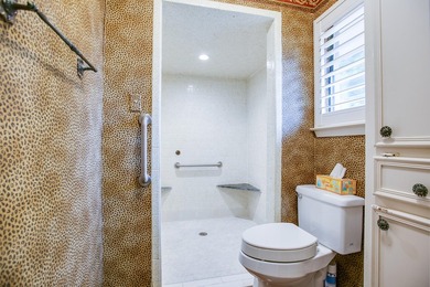 Beautiful 4-bedroom, 2.5-bath, two-story family home located on - photo 23