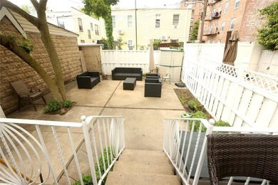 Semi Detached single family brick 3 bedroom home, 2 baths, large - photo 24