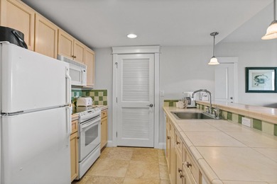 Perched on the 5th floor of Grand Sandestin, this beautifully - photo 4