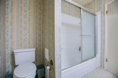 Beautiful 4-bedroom, 2.5-bath, two-story family home located on - photo 31