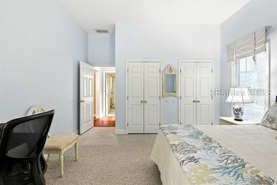 This furnished, well-maintained 3BR/2BA, 1,978 sq ft home offers - photo 32