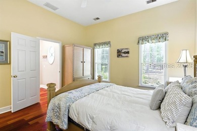 This furnished, well-maintained 3BR/2BA, 1,978 sq ft home offers - photo 36