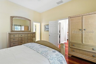 This furnished, well-maintained 3BR/2BA, 1,978 sq ft home offers - photo 37