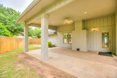 Beautiful 4-bedroom, 2.5-bath, two-story family home located on - photo 37