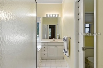 This furnished, well-maintained 3BR/2BA, 1,978 sq ft home offers - photo 38