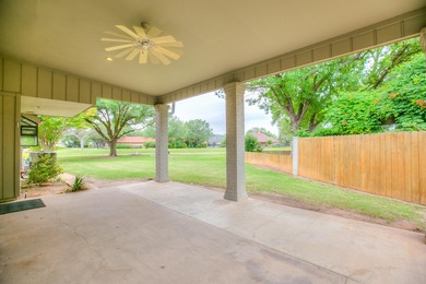 Beautiful 4-bedroom, 2.5-bath, two-story family home located on - photo 38