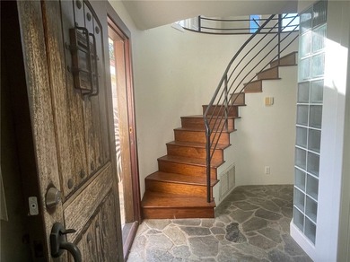 989 Miramar St - photo 3