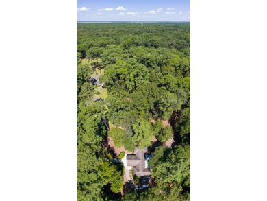 This furnished, well-maintained 3BR/2BA, 1,978 sq ft home offers - photo 50