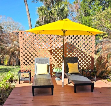 This is it! Sought-after Laurelwood Estates where there is NO - photo 2