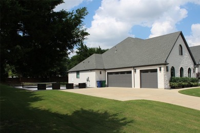 Luxury One-Story Estate in the Heart of Heath. Custom-built - photo 4