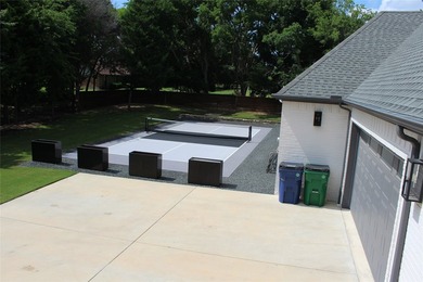 Luxury One-Story Estate in the Heart of Heath. Custom-built - photo 5