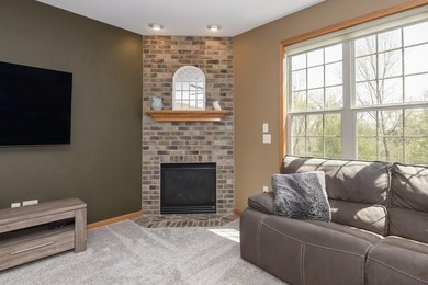 Move in ready 4BR, 3.5BA Contemporary Colonial on beautiful lot - photo 12