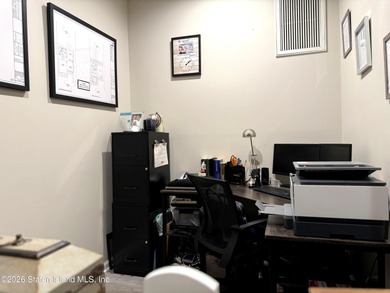 Sophisticated 2-bedroom + loft townhouse condo offering over 1 - photo 17