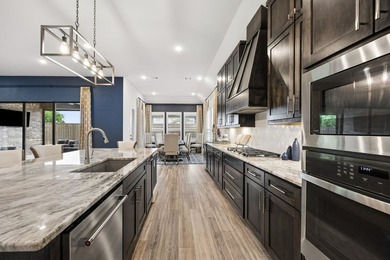 Welcome to 2700 Castlebridge in desired Waterford Point - The - photo 18