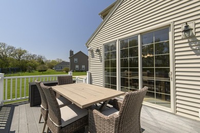 Move in ready 4BR, 3.5BA Contemporary Colonial on beautiful lot - photo 21