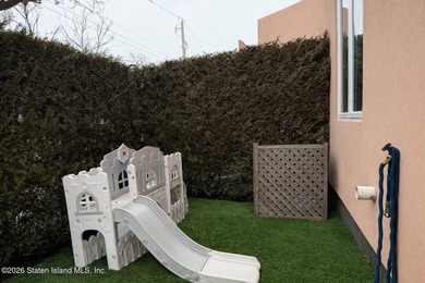 Sophisticated 2-bedroom + loft townhouse condo offering over 1 - photo 22
