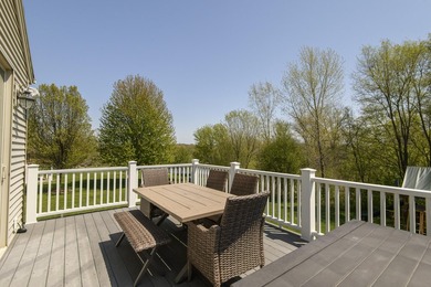 Move in ready 4BR, 3.5BA Contemporary Colonial on beautiful lot - photo 23