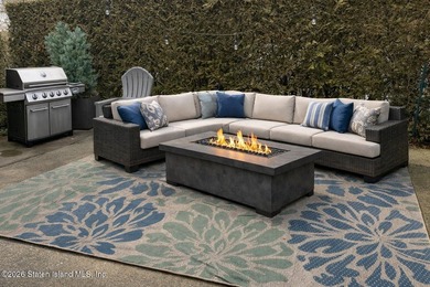 Sophisticated 2-bedroom + loft townhouse condo offering over 1 - photo 23