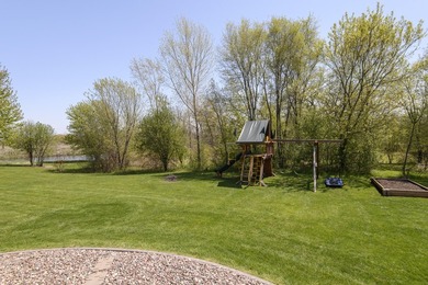 Move in ready 4BR, 3.5BA Contemporary Colonial on beautiful lot - photo 24