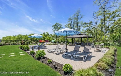 Sophisticated 2-bedroom + loft townhouse condo offering over 1 - photo 24