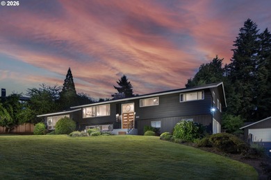 (private lake, pond, coastal) Home For Sale in Lakeoswego Oregon