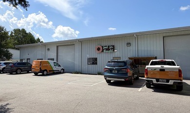 This 5,000 SF Office Warehouse is situated in the heart of Santa - photo 2