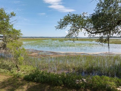 Desirable one-level condo on Lady's Island offering captivating - photo 5
