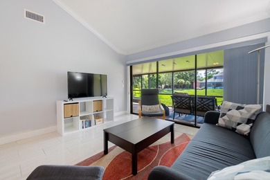 Beautiful waterfront 2-bedroom, 2-bathroom villa with an - photo 11