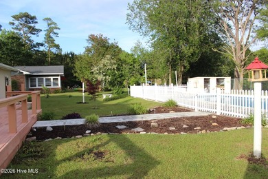 Lakeside Home In Desirable Lake Park. This 3 Bedroom, 2 Bath - photo 13