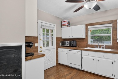 PRICE REDUCTION!!!!! Beautiful renovated home on oversized lot - photo 13