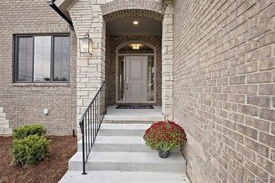 To Be Built in Metamora Golf & Country Club Estates! An