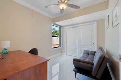 Beautiful waterfront 2-bedroom, 2-bathroom villa with an - photo 14