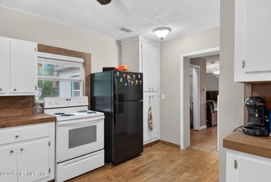 PRICE REDUCTION!!!!! Beautiful renovated home on oversized lot - photo 15