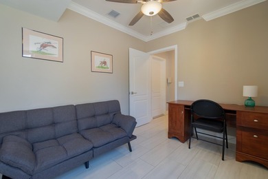 Beautiful waterfront 2-bedroom, 2-bathroom villa with an - photo 15