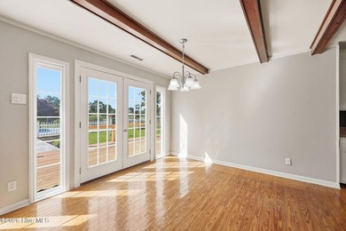 Lakeside Home In Desirable Lake Park. This 3 Bedroom, 2 Bath - photo 18
