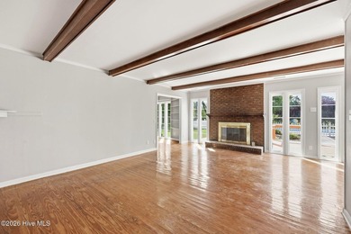 Lakeside Home In Desirable Lake Park. This 3 Bedroom, 2 Bath - photo 22